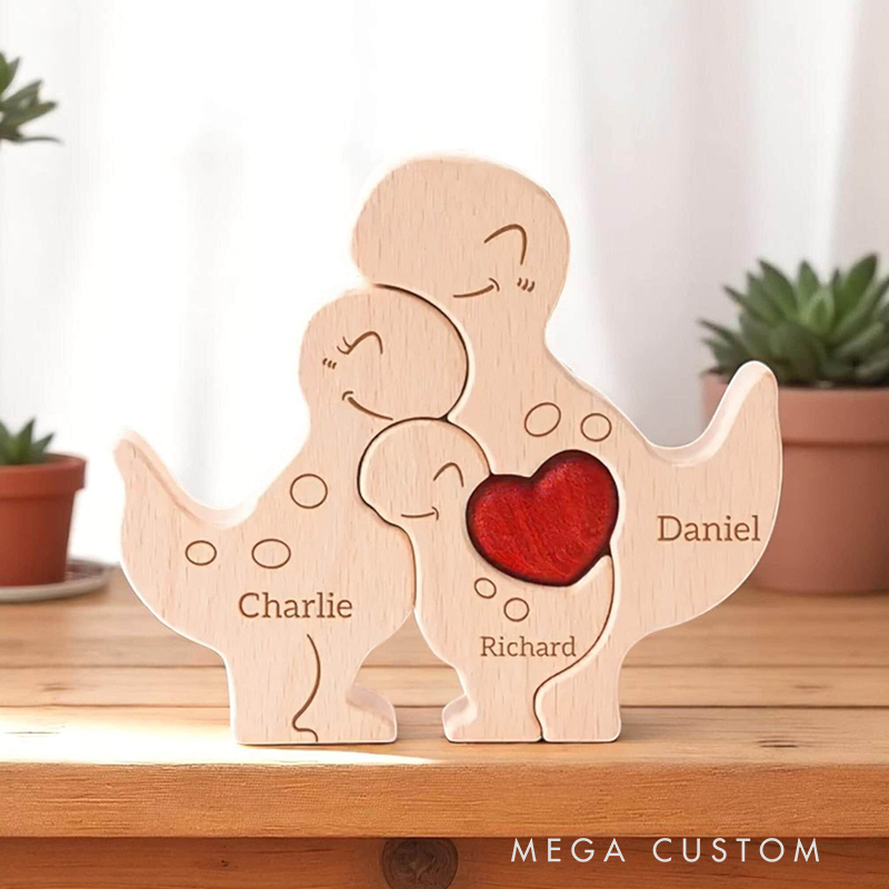 Personalized Wood Dinosaur Figurine Cuddling Decoration Hand-Carved Dinosaur for Family Keepsake Gifts