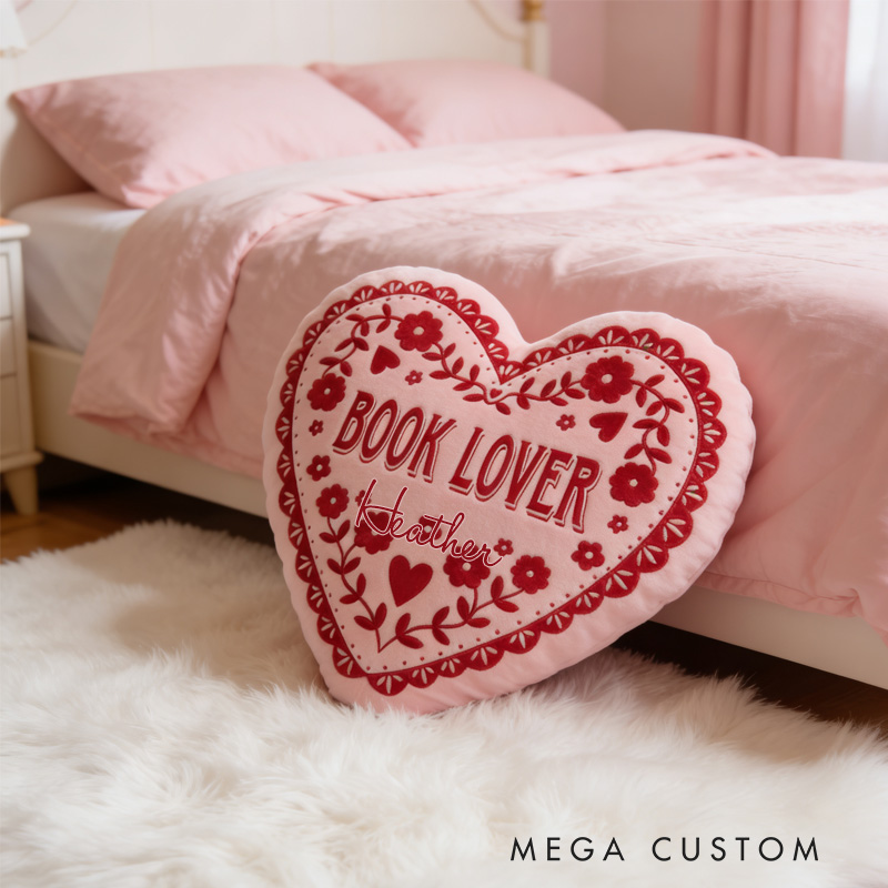 Personalized Book Lover Heart Shape Throw Pillow Graphic 3D Red Book Heart Pillow with Name for Girlfriend Book Lover Valentines Gift