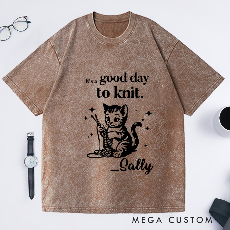 Personalized It’s a Good Day to Knit Cute Knitting Cat Washed T-Shirts Gift for Knitter Retro Yarn Lover Tee Cat Mom T-Shirt Clothing for Women