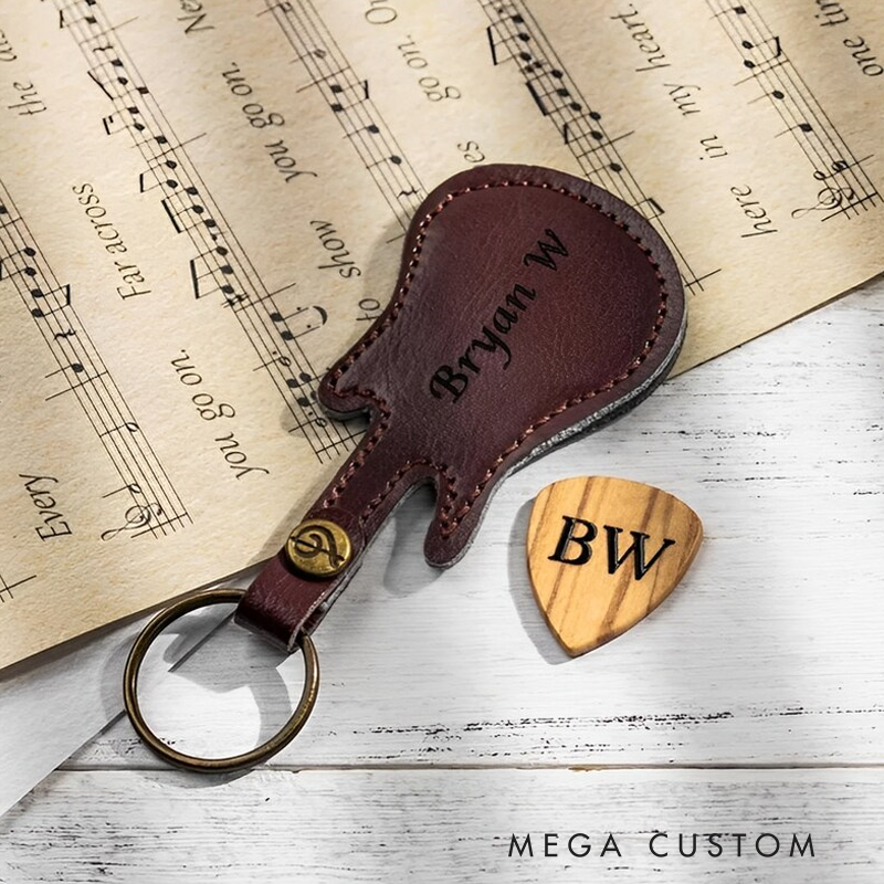 Personalized Name Guitar Leather Keyring Guitar Pick Holder Custom Guitar Pick in Guitar Shaped Leather Keyring Gift for Guitarist
