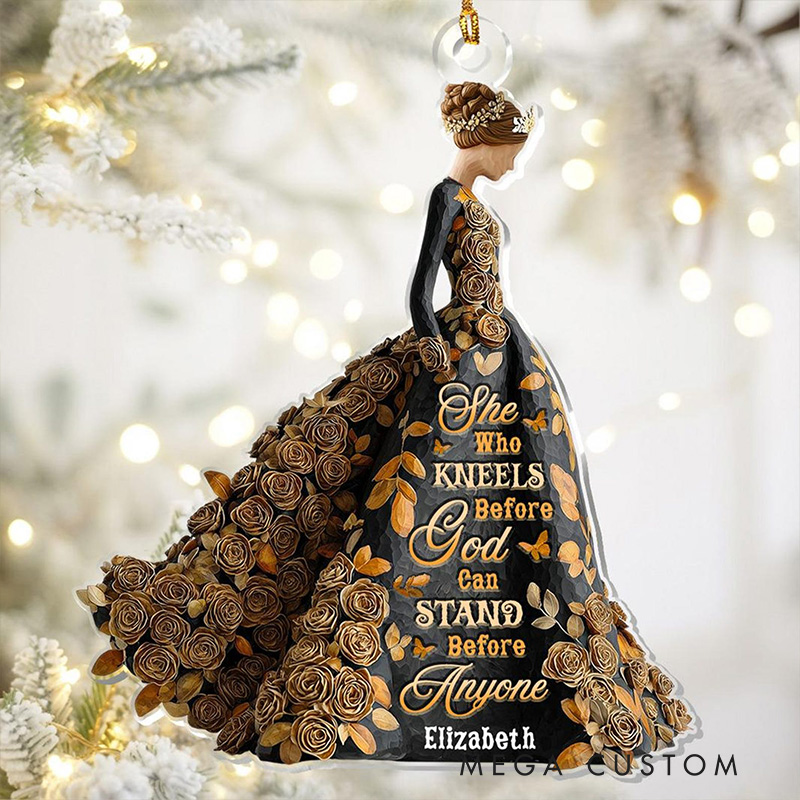 Personalized She Who Kneels Before God Acrylic Ornament with Custom Name Religious Woman Decor Christian Strength Keepsake Prayer Gift for Her