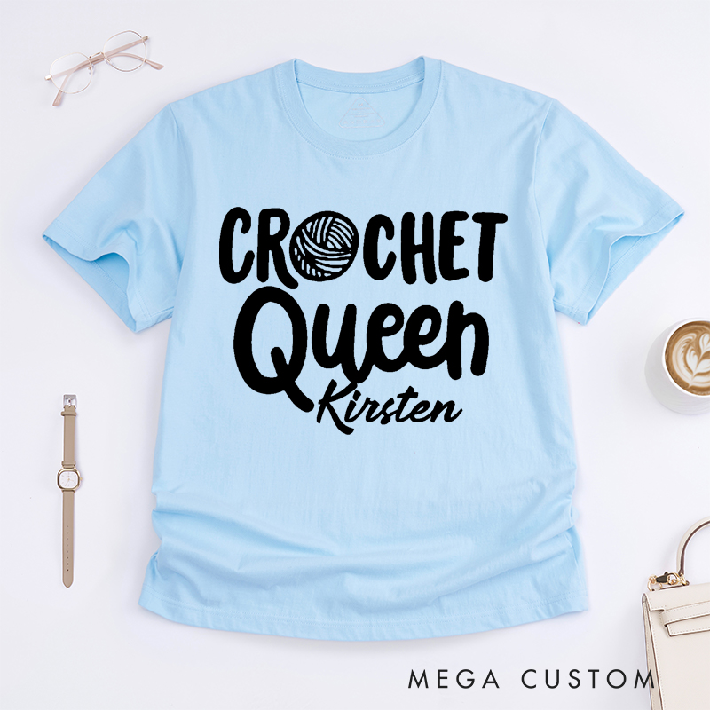 Personalized Crochet Queen Classic T-Shirts Knitting Shirts for Women Crocheting Gifts Knitting Gifts for Mom