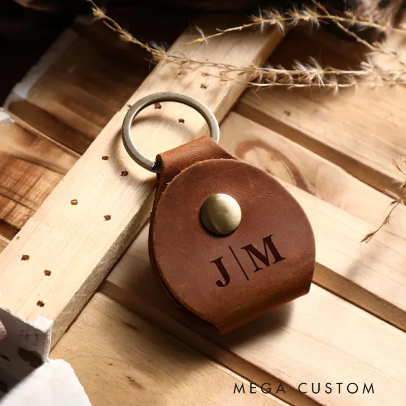 Personalized Leather Guitar Pick and Silver Commemorative Coins Custom Guitar Pick Key Fob Guitar Player Gift Case Guitar Pick Keychain