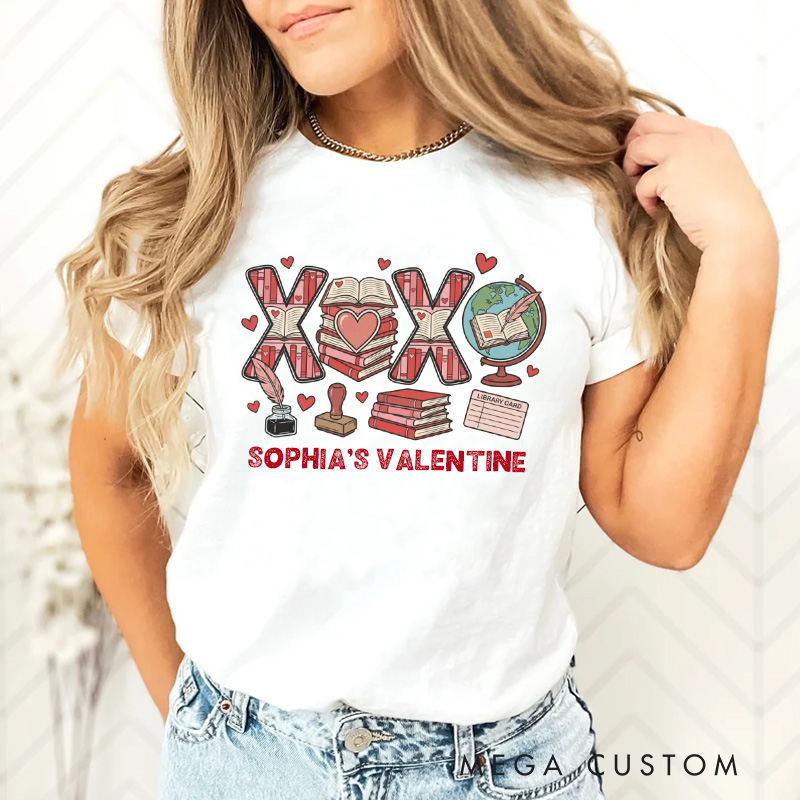Personalized XOXO Valentine Classic T-Shirts Book Lover Valentine Bookish Shirt with Name Gift for Book Lover Bookworm Girlfriend Wife Women