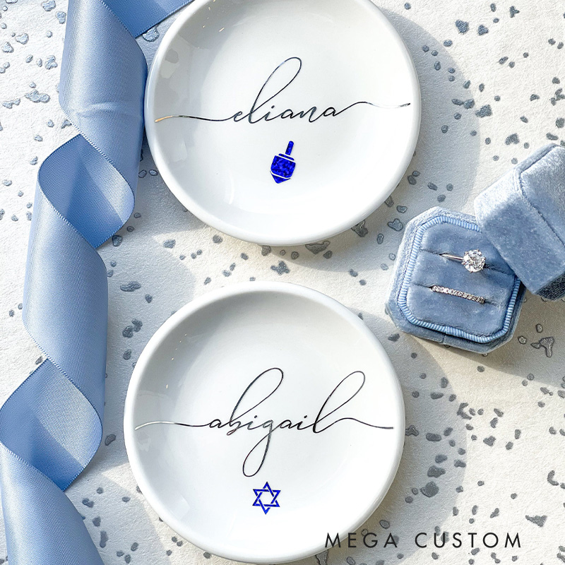 Personalized Hanukkah Ceramic Ring Dish with Custom Name Jewish Trinket Dish Dreidel and Star of David Jewelry Holder Happy Hanukkah Gift for Her