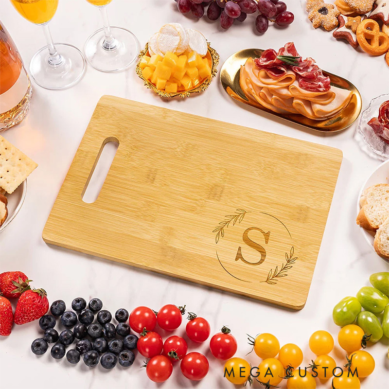Personalized Engraved Garland Initial Charcuterie Cutting Board with Handle Wooden Bread Serving Board Cutting for Baking Lover Gift