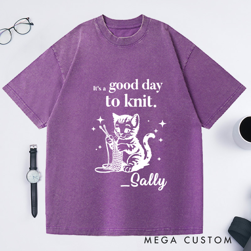 Personalized It’s a Good Day to Knit Cute Knitting Cat Washed T-Shirts Gift for Knitter Retro Yarn Lover Tee Cat Mom T-Shirt Clothing for Women
