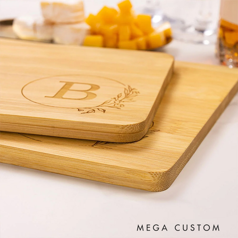 Personalized Engraved Garland Initial Charcuterie Cutting Board with Handle Wooden Bread Serving Board Cutting for Baking Lover Gift