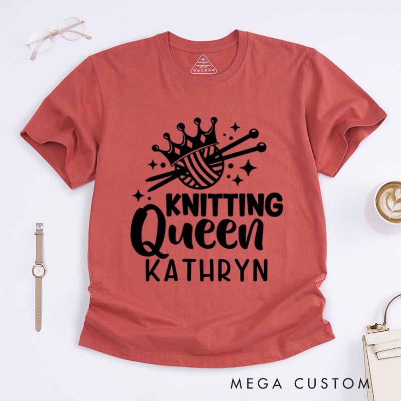 Personalized Knitting Queen Classic T-Shirts Gift for Knitting Lovers knit Gift Funny Knitting Shirt Gift For Mom