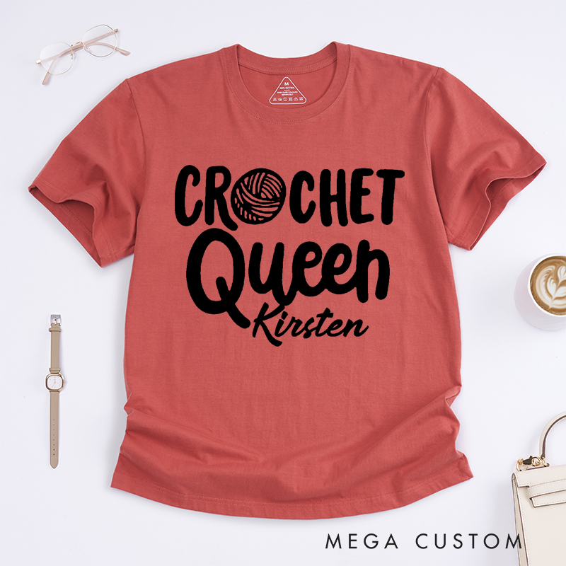Personalized Crochet Queen Classic T-Shirts Knitting Shirts for Women Crocheting Gifts Knitting Gifts for Mom