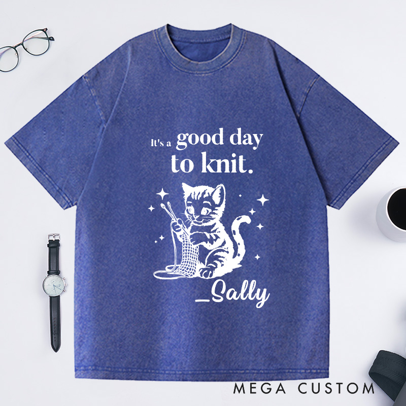 Personalized It’s a Good Day to Knit Cute Knitting Cat Washed T-Shirts Gift for Knitter Retro Yarn Lover Tee Cat Mom T-Shirt Clothing for Women