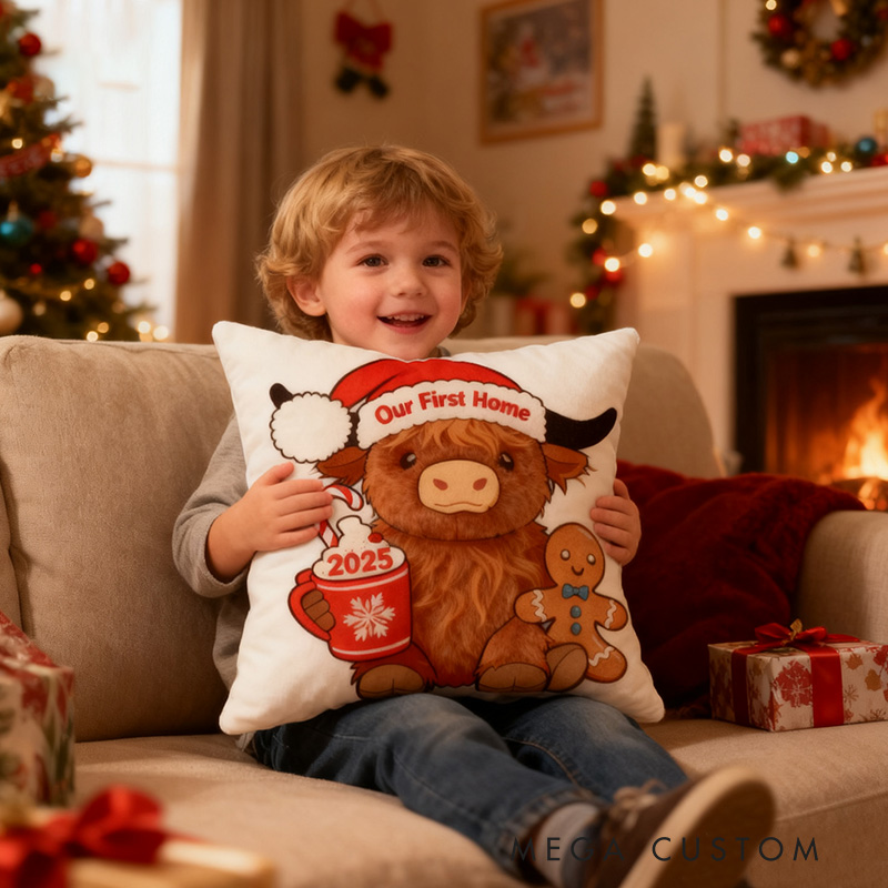 Personalized Christmas Pillow Highland Cow Design Cozy Decorative Cushion with New Home Theme Perfect Holiday Gift for 2025 Festivities
