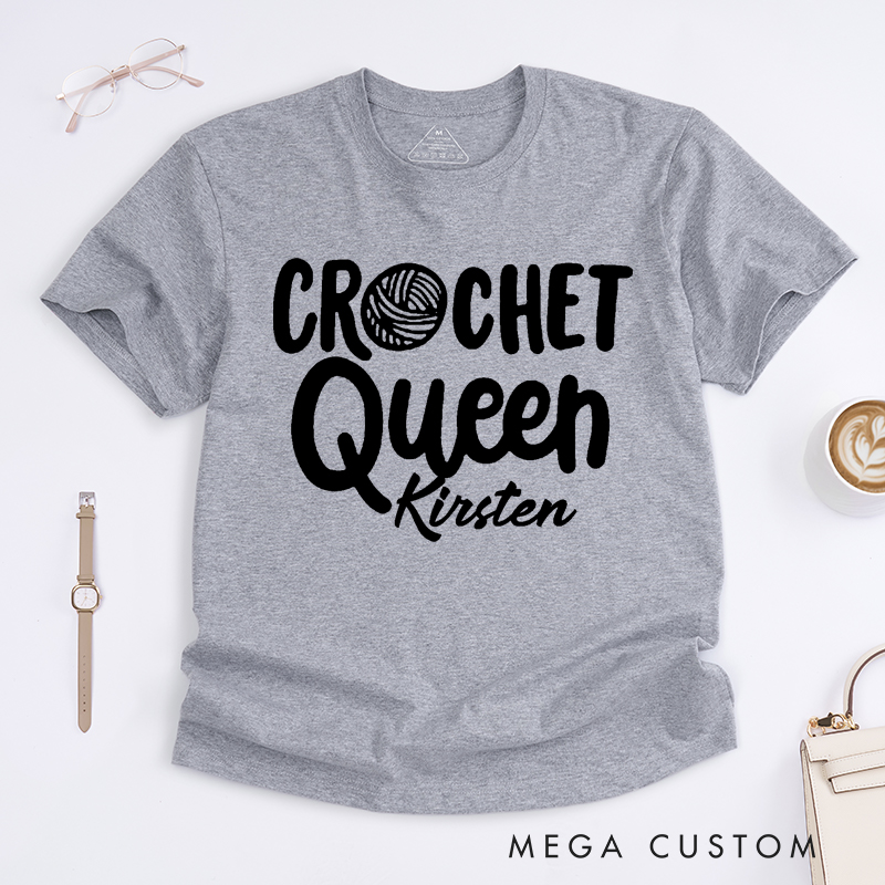 Personalized Crochet Queen Classic T-Shirts Knitting Shirts for Women Crocheting Gifts Knitting Gifts for Mom