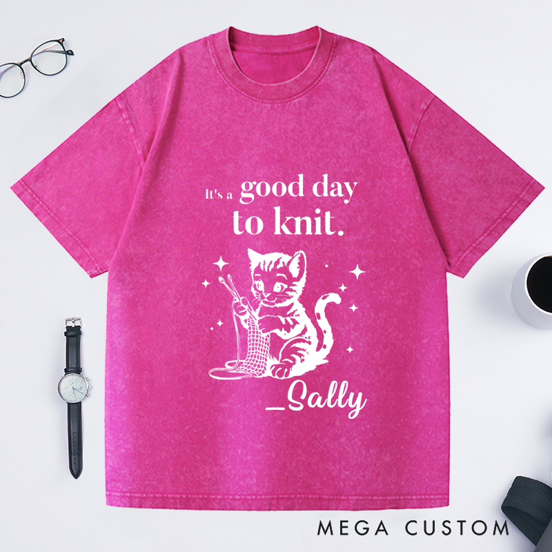Personalized It’s a Good Day to Knit Cute Knitting Cat Washed T-Shirts Gift for Knitter Retro Yarn Lover Tee Cat Mom T-Shirt Clothing for Women