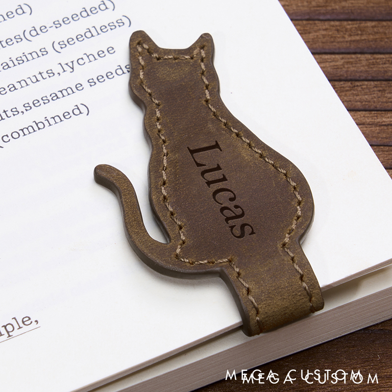 Personalized Leather Cat Bookmark Magnetic Bookmark Custom Name Engraved Page Marker Gift for Readers and Cat Lovers Elegant Animal-Shaped Book Accessory  
