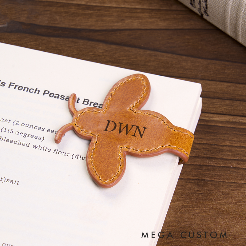 Personalized Leather Bookmark Bee Shaped Bookmark Magnetic Bookmark Custom Name Engraved Page Marker Gift for Nature Lovers and Readers Unique Handmade Leather Accessory