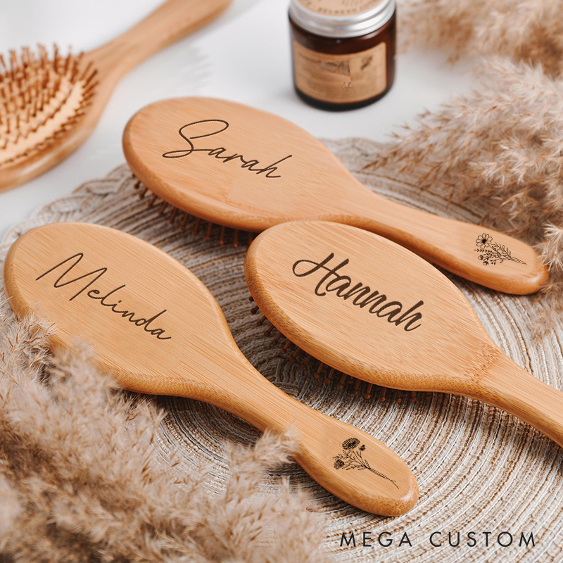 Personalized Bamboo Comb Custom Bridesmaid Hair Comb Valentine's Day gifts Bridesmaid Gift Ideal Gift For Mom Wooden Comb With Name Engraved