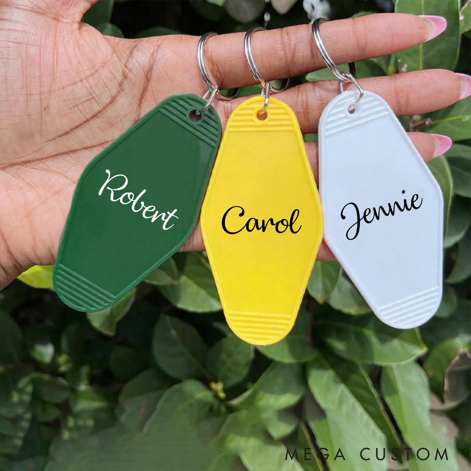 Personalized Retro Motel Keychain with Custom Name Engraving Vintage-Inspired Key Tag for Everyday Use  