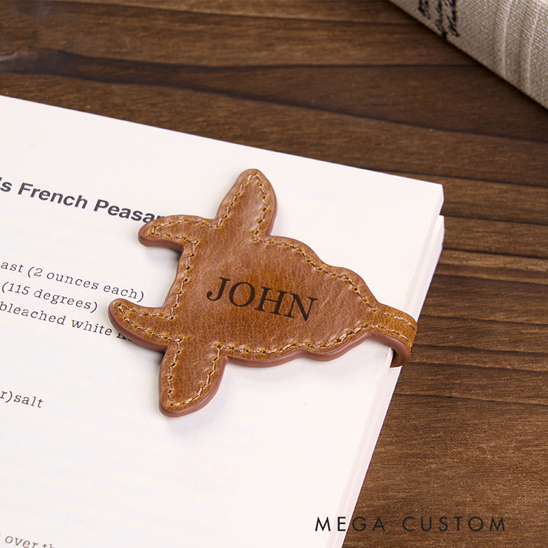 Personalized Leather Bookmark Bull Head Shaped Bookmark Magnetic Bookmark Custom Name Engraved Page Marker Unique Gift for Western Lovers and Readers Handmade Rustic Leather Accessor