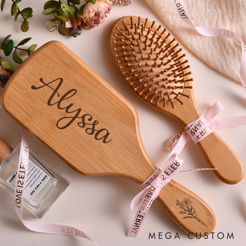 Personalized Bamboo Comb Custom Bridesmaid Hair Comb Valentine's Day gifts Bridesmaid Gift Ideal Gift For Mom Wooden Comb With Name Engraved
