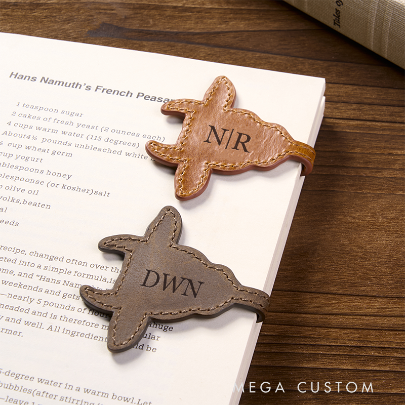 Personalized Leather Bookmark Bull Head Shaped Bookmark Magnetic Bookmark Custom Name Engraved Page Marker Unique Gift for Western Lovers and Readers Handmade Rustic Leather Accessor