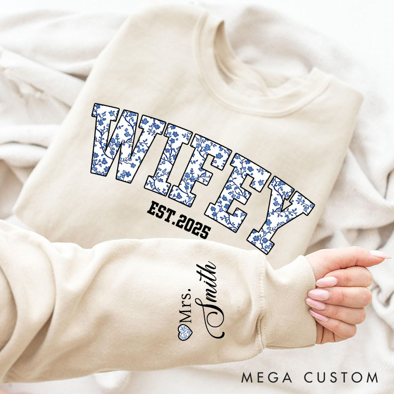 Personalized Toile de Jouy Wifey Sweatshirt Custom Newlyweds Sweatshirt for Wife Valentine Anniversary Gift Shirt Couple Toile de Jouy Top