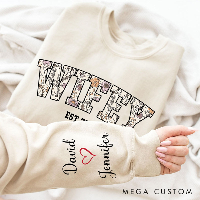Personalized Wildflowers Wifey Sweatshirt Floral Sweatshirt for Couples Valentine Anniversary Gift Top Sweatshirt for Wife