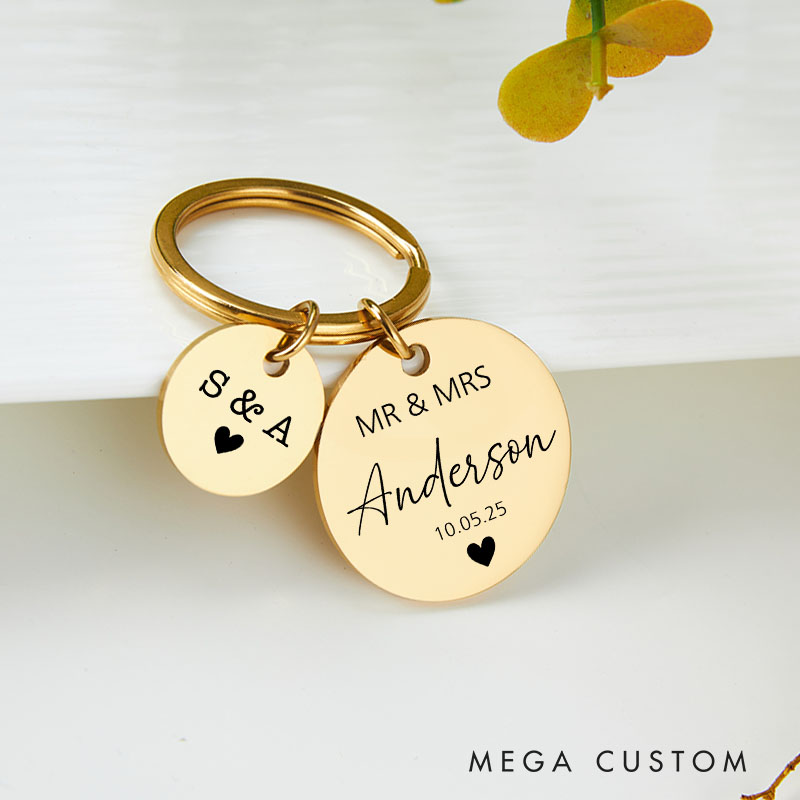 Personalized Mr and Mrs Anniversary Micro Keychain Engraved Name Keychain for Couple Anniversary Valentine's Day Keychain for Her Him