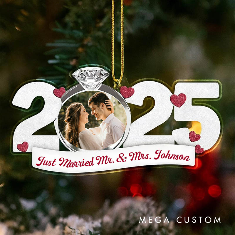 Personalized Couple Just Married Mr and Mrs Ring Acrylic Christmas Ornament with Photo Newlywed Last Name Xmas Christmas Ornaments for Husband Wife