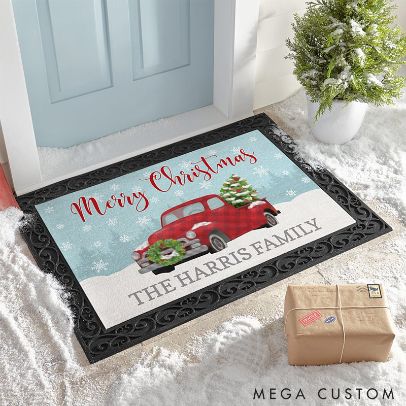Personalized Merry Christmas Doormat Custom Family Name Holiday Rug Perfect Housewarming Gift for New Home Festive Entryway Decor Durable Indoor Outdoor Mat