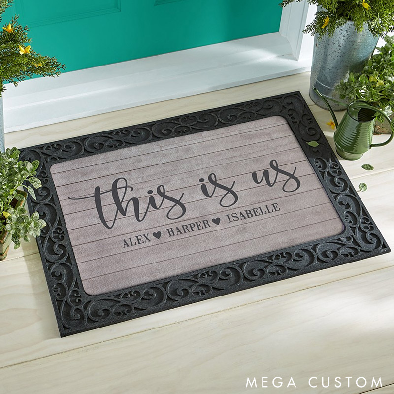 Personalized This Is Us Doormat Custom Family Names Welcome Mat Housewarming Gift Decorative Indoor Outdoor Durable Floor Rug for Home Entryway Door