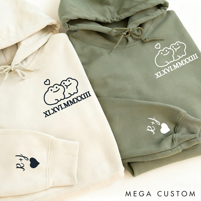 Personalized Couple Cute Frog Hoodie Costom Initial Date Matching Hoodie Anniversary Gift for Couple Wife Husband Gift for Girlfriend Boyfriend