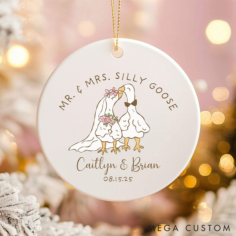 Personalized Couple Mr Mrs Silly Goose Ceramic Ornament Custom Name Christmas Gifts for Husband Wife Ornament for Couple Newlyweds Xmas Gift