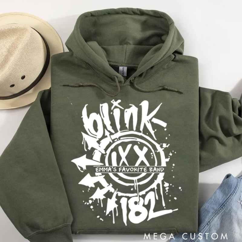 Personalized Classic Hoodies Bold Graffiti Smiley Face Graphic T Shirt Perfect for Pop Punk and Alternative Rock Fans Hoodie