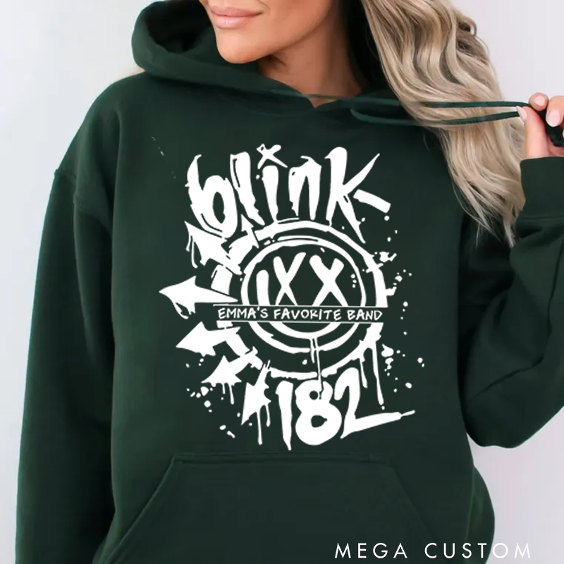 Personalized Classic Hoodies Bold Graffiti Smiley Face Graphic T Shirt Perfect for Pop Punk and Alternative Rock Fans Hoodie