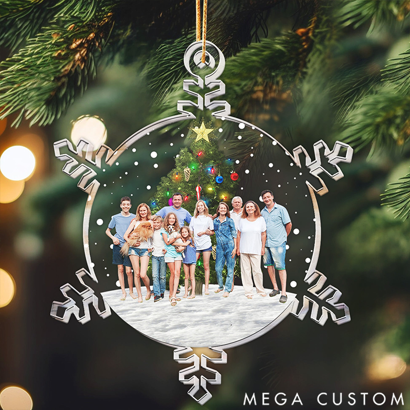 Personalized Christmas Snowflake Ornaments with Family Photos Bring a Heartwarming Holiday Surprise