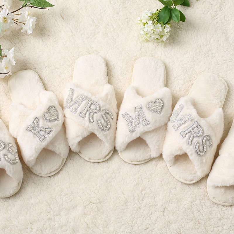 Personalized Bridesmaid Fluffy Slippers Bride Gift Pearls Slippers Rhinestone Fluffy Slippers Bachelorette Hen Fluffy Slippers  Bridesmaid Gifts