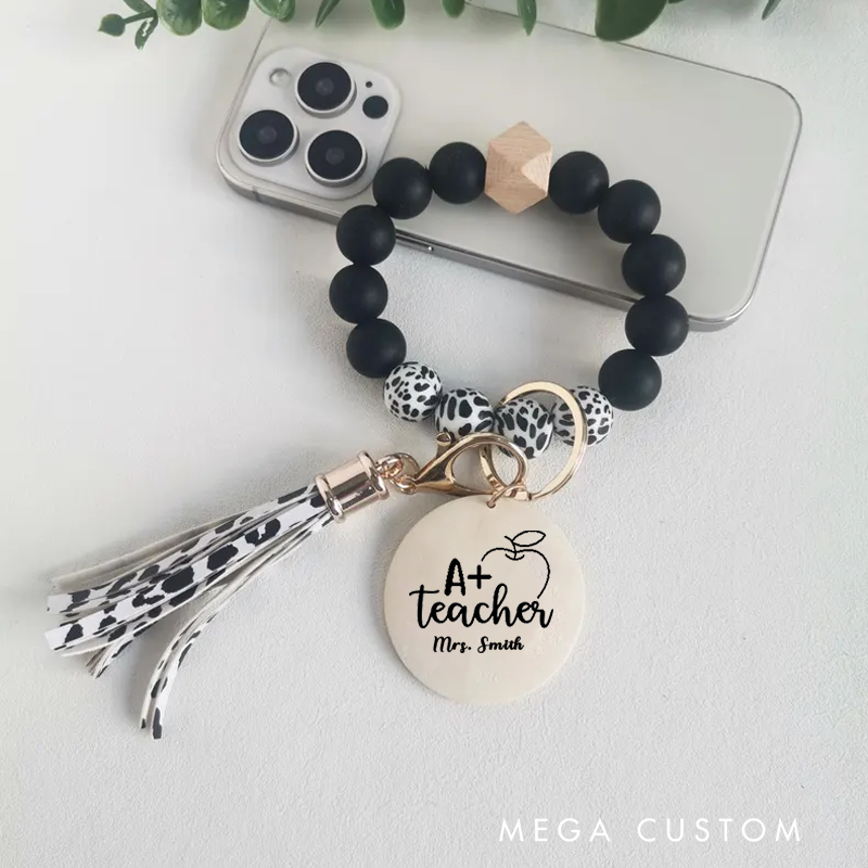 Personalized Teacher Keychain A Plus Teacher Design Silicone Beads Bracelet Keychain Wooden Engraved Wristlet Keychain Teacher Appreciation Gift