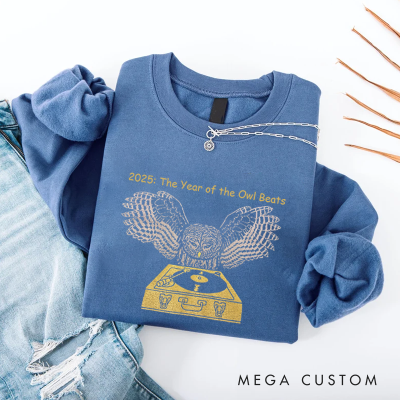 Personalized Classic Sweatshirts DJ Owl Record Bird Feathers Retro Spinning Chartreuse Turntable Awesome Music Sweatshirt