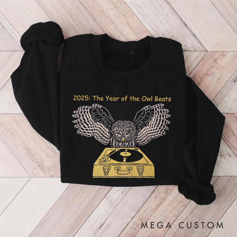 Personalized Classic Sweatshirts DJ Owl Record Bird Feathers Retro Spinning Chartreuse Turntable Awesome Music Sweatshirt