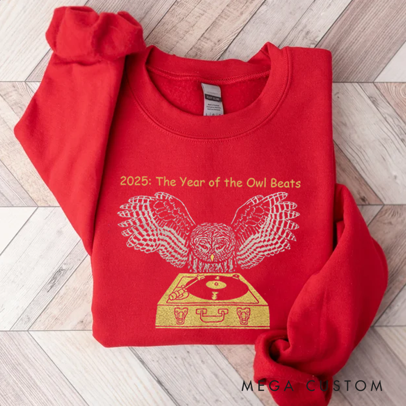 Personalized Classic Sweatshirts DJ Owl Record Bird Feathers Retro Spinning Chartreuse Turntable Awesome Music Sweatshirt