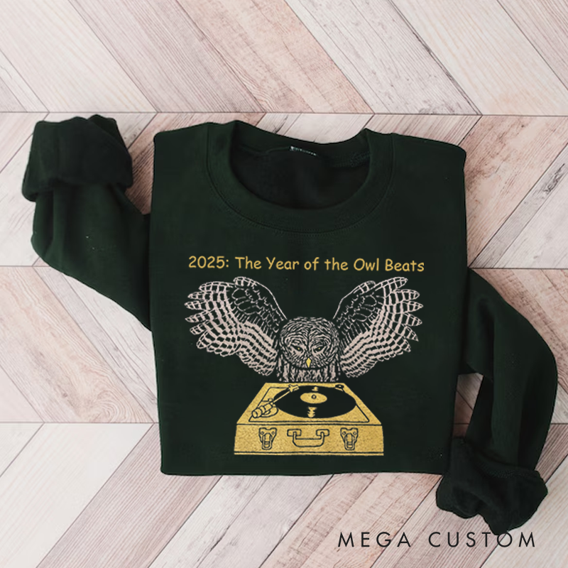 Personalized Classic Sweatshirts DJ Owl Record Bird Feathers Retro Spinning Chartreuse Turntable Awesome Music Sweatshirt