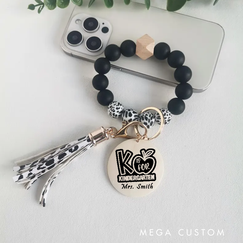 Personalized Teacher Keychain Kindergarten Design Silicone Beads Bracelet Keychain Wooden Engraved Wristlet Keychain Teacher Appreciation Gift