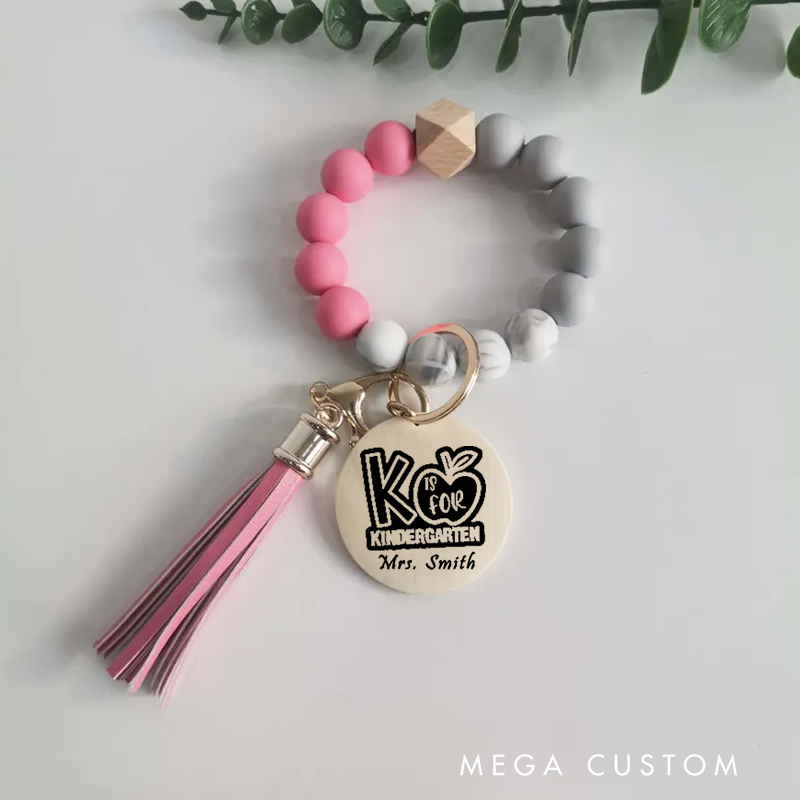 Personalized Teacher Keychain Kindergarten Design Silicone Beads Bracelet Keychain Wooden Engraved Wristlet Keychain Teacher Appreciation Gift
