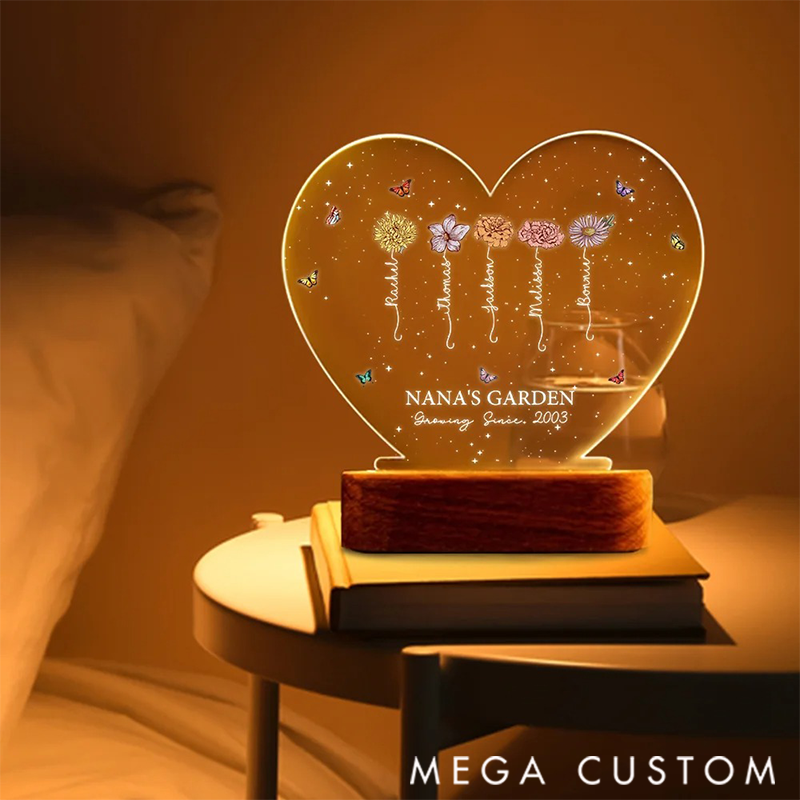 Personalized 1-12 Birth Flowers Heart-shaped LED Night Light with Wooden Base Home Decor Mother's Day Birthday Gift for Mom Grandma