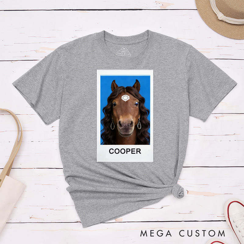 Personalized Pet Lover the Elegant Heart Crowned Beauty Gift Horse Lover Graphic Unisex T-Shirt