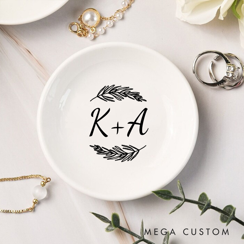 Personalized Elegant Fern Wedding Monogram with Initials Wedding Engagement Round Ring Dish