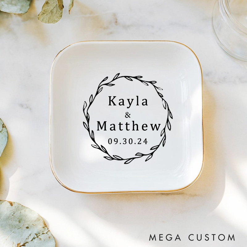 Personalized Circular Leaf Wreath Wedding Engagement Gold-Trimmed Ring Dishes