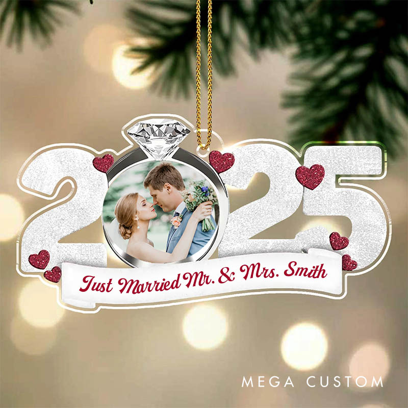 Personalized Couple Just Married Mr and Mrs Ring Acrylic Christmas Ornament with Photo Newlywed Last Name Xmas Christmas Ornaments for Husband Wife