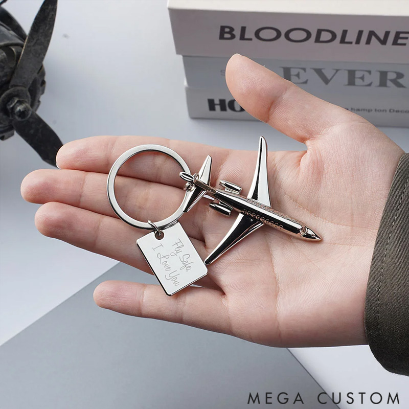 Personalized Twin Engine Airplane Keychain with Text and Symbol Travel Souvenir Birthday Promotion Gift for Travel Lovers